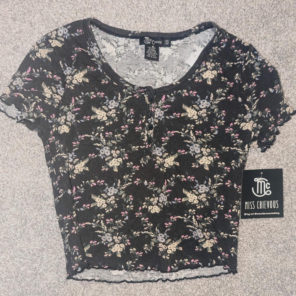 NWT, Black Floral, Flutter Sleeve/Hem, 3 Button Shirt - Ladies Jr Size Small